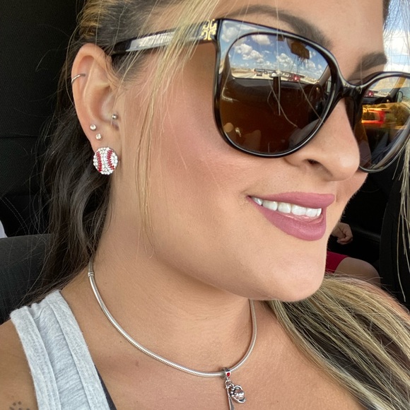 Meet your Posher, Lily - Picture 1 of 1